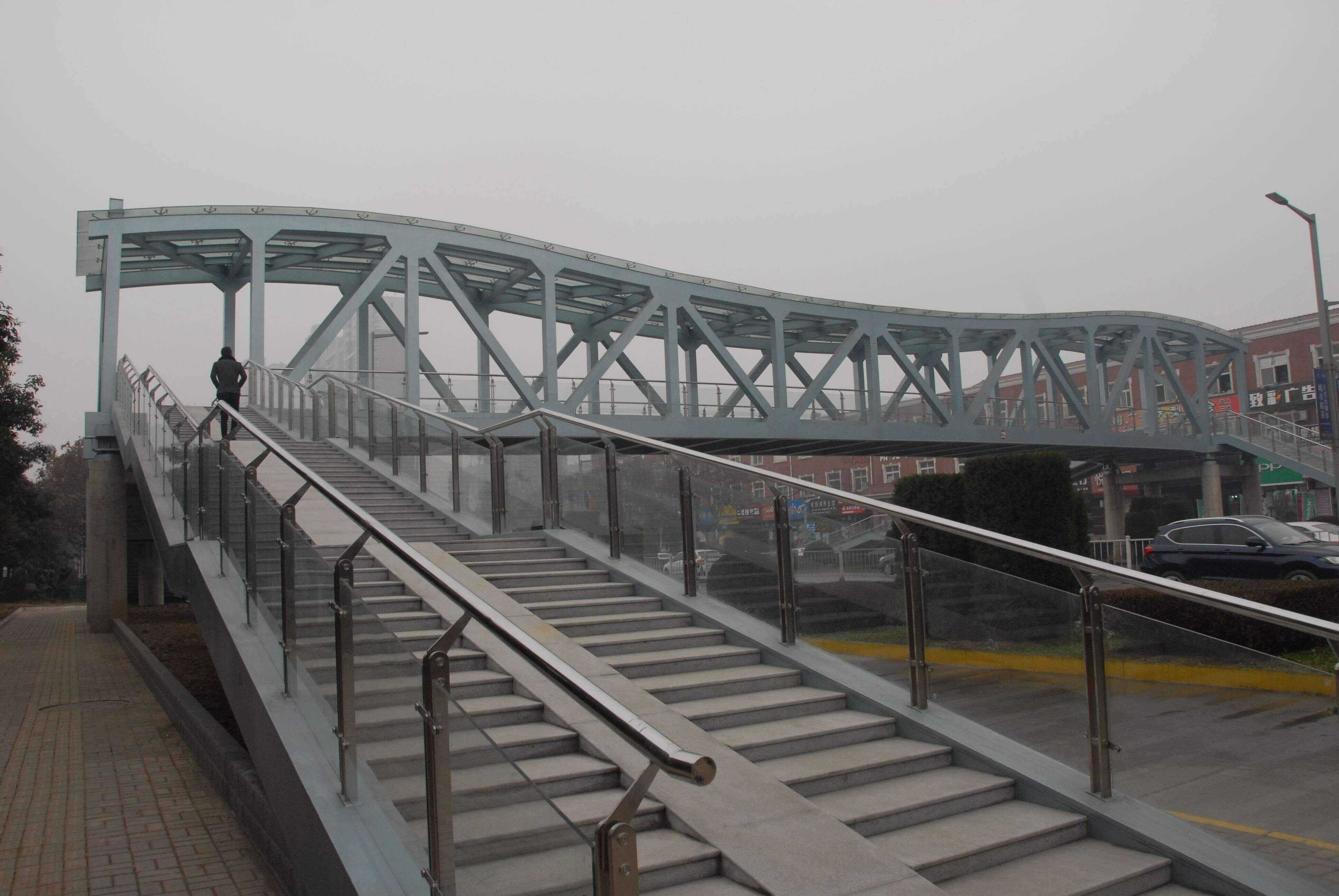 钢结构天桥安装工程